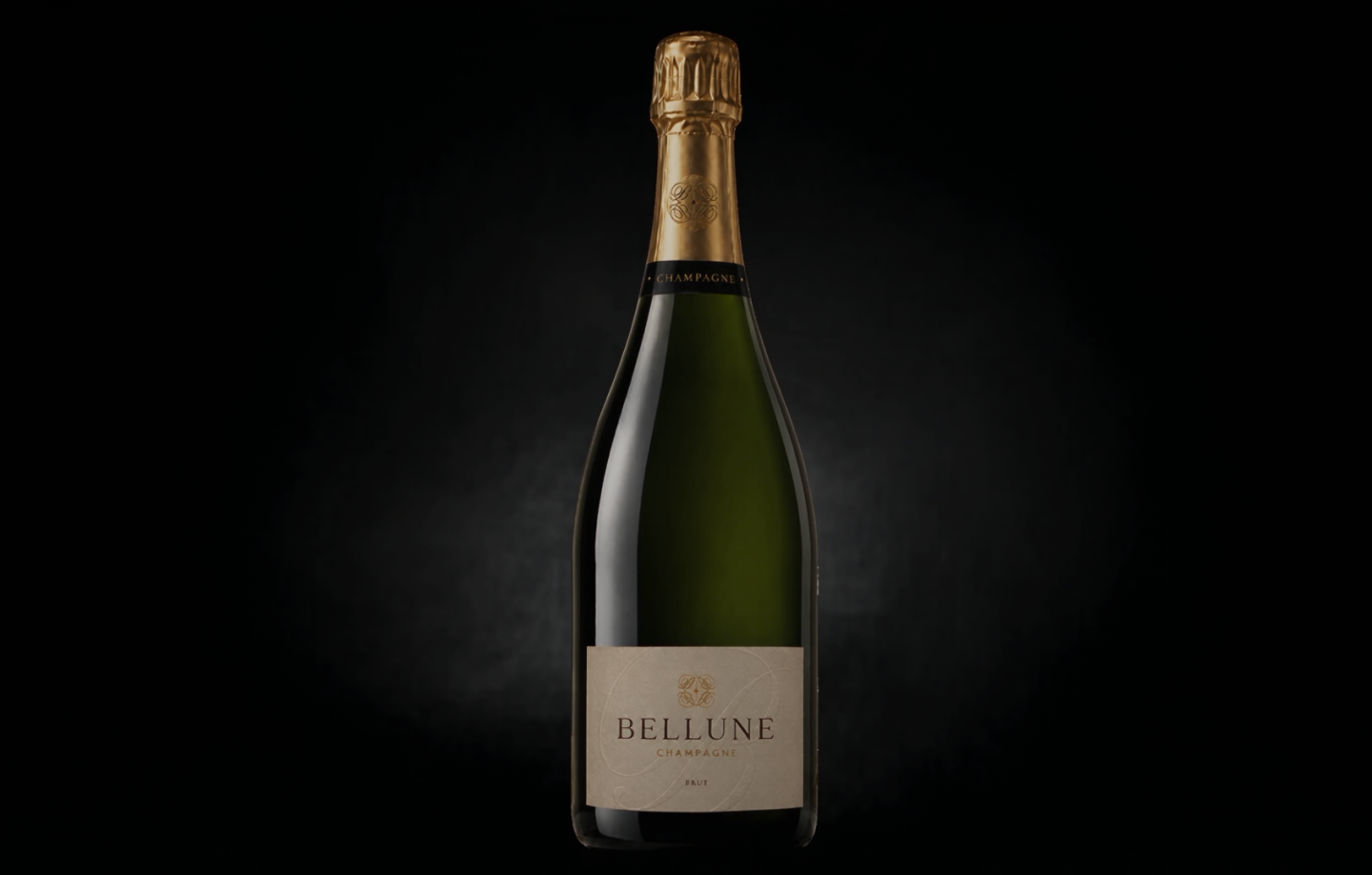 Bouteille de champagne Bellune dans la pénombre